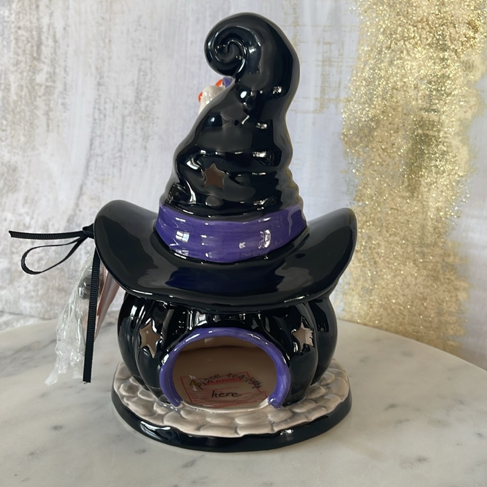 Hello Kitty Witch House Decor - Black, Purple, and Orange - Picture 3 of 7